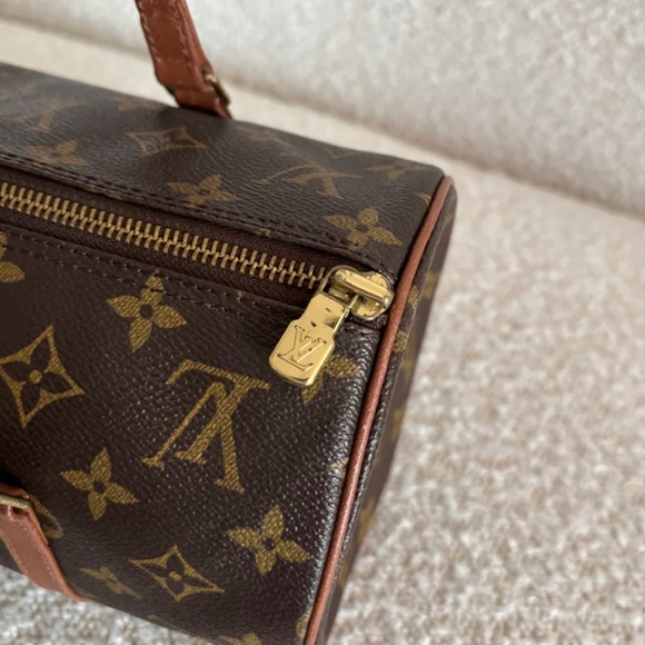 Authentic Louis Vuitton Papillon 30 Monogram - Picture 6 of 16